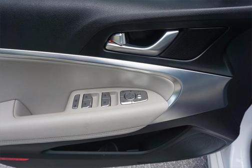 2022 Genesis G70 2.0T RWD