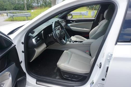 2022 Genesis G70 2.0T RWD