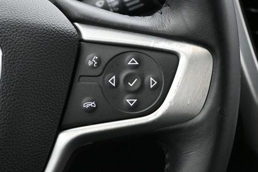 Sparkling Silver Metallic 2017 GMC Acadia SLE-2