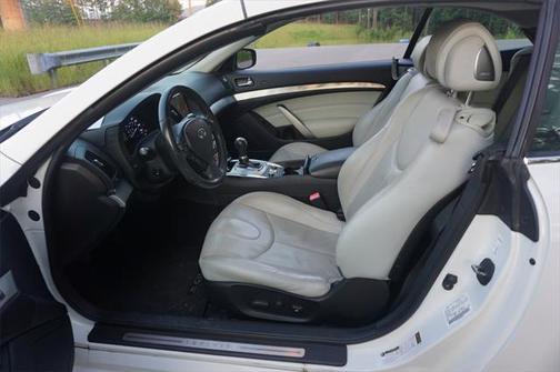 2011 INFINITI G37 Base