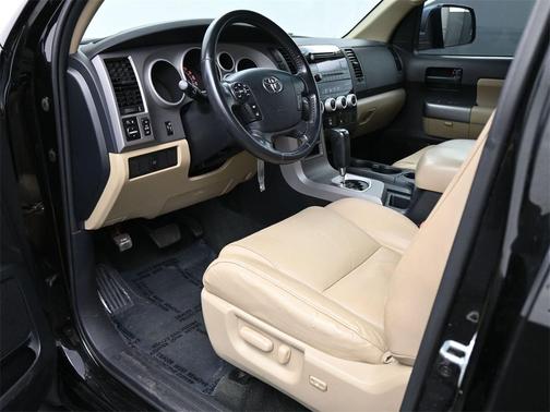 2013 Toyota Sequoia SR5