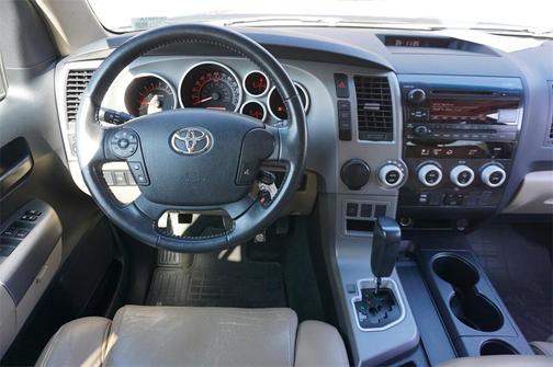 2013 Toyota Sequoia SR5