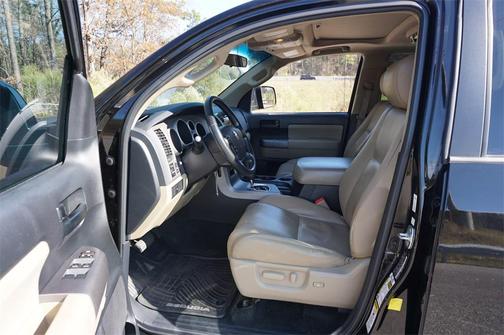 2013 Toyota Sequoia SR5