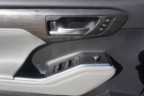 2021 Toyota Highlander Hybrid Limited