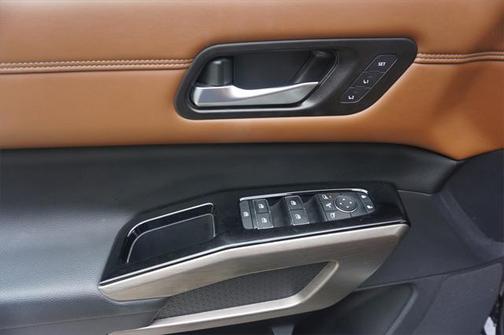 2023 Nissan Pathfinder Platinum 4WD