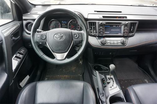 2017 Toyota RAV4 SE