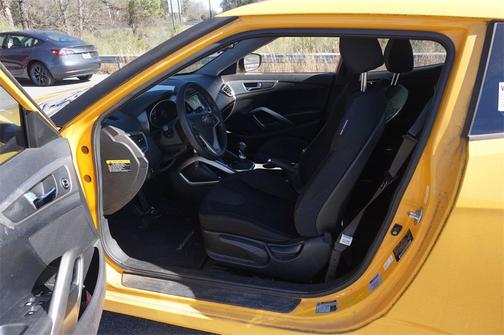 2012 Hyundai Veloster Base