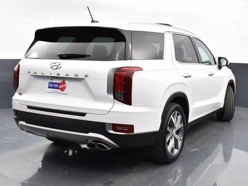 White 2022 Hyundai PALISADE SEL