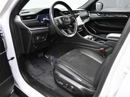 2022 Jeep Grand Cherokee Altitude