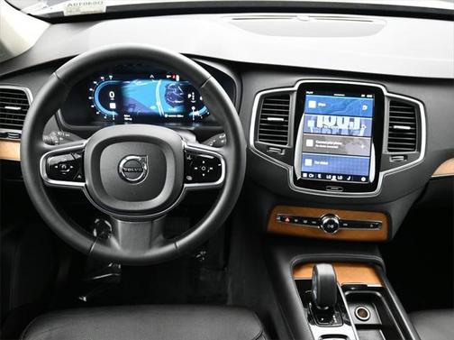 2023 Volvo XC90 B6 Core