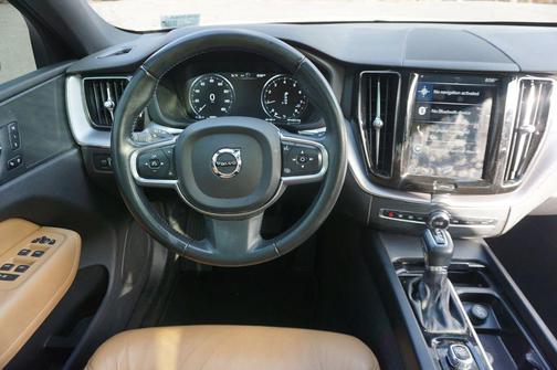 2020 Volvo XC60 T5 Momentum