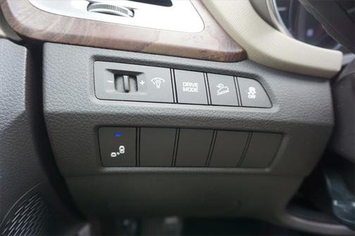 2018 Hyundai SANTA FE SE