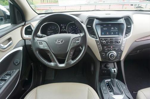 2018 Hyundai SANTA FE SE