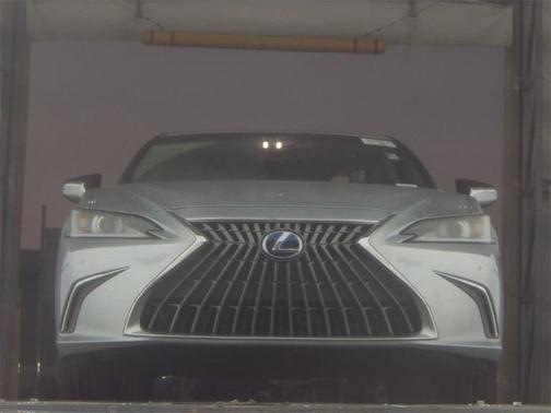 2022 Lexus ES 300h Base