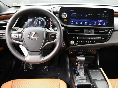 2022 Lexus ES 300h Base