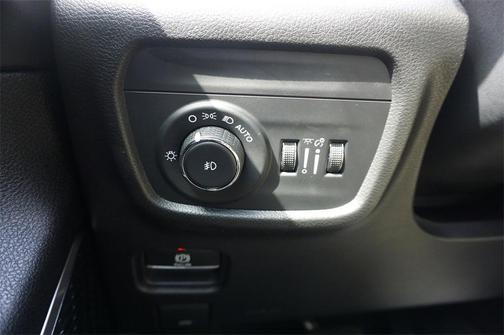 2023 Jeep Grand Cherokee Summit