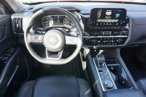 2024 Nissan Pathfinder SL 4WD