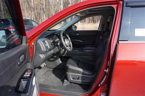 2024 Nissan Pathfinder SL 4WD