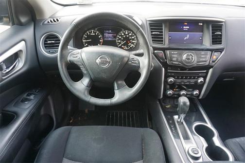 2018 Nissan Pathfinder SV