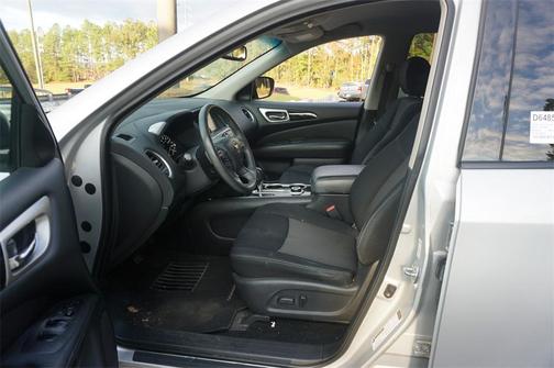2018 Nissan Pathfinder SV