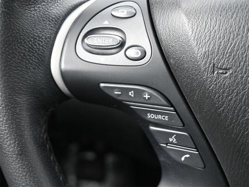 2018 Nissan Pathfinder SV