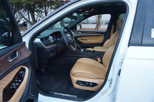 2023 Jeep Grand Cherokee Summit