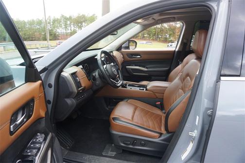 2022 Nissan Pathfinder Platinum 4WD