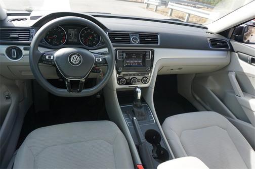 2017 Volkswagen Passat 1.8T S