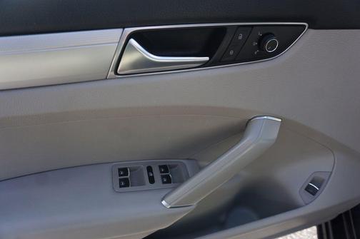 2017 Volkswagen Passat 1.8T S