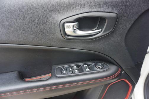 White Clearcoat 2019 Jeep Compass Trailhawk