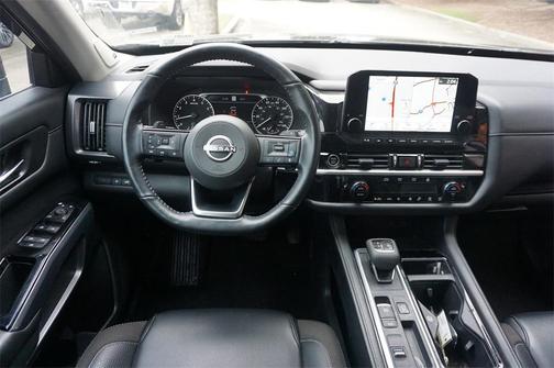 2024 Nissan Pathfinder SL FWD