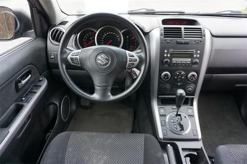 2006 Suzuki Grand Vitara Base