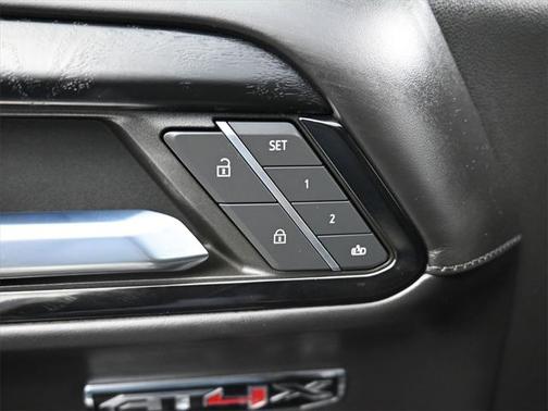2023 GMC Sierra 1500 AT4X
