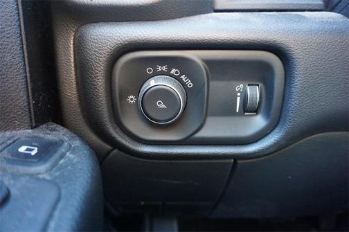 2024 RAM 2500 Tradesman Crew Cab 4x4 6'4' Box