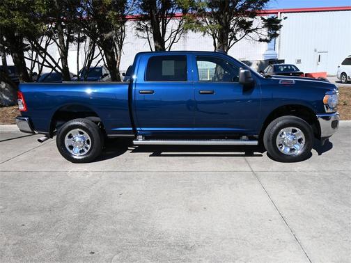 2024 RAM 2500 Tradesman Crew Cab 4x4 6'4' Box