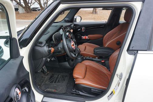 Pepper White 2023 MINI Hardtop Cooper S