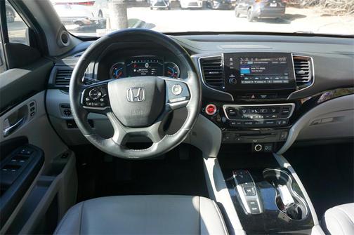 2020 Honda Pilot Touring 8-Passenger