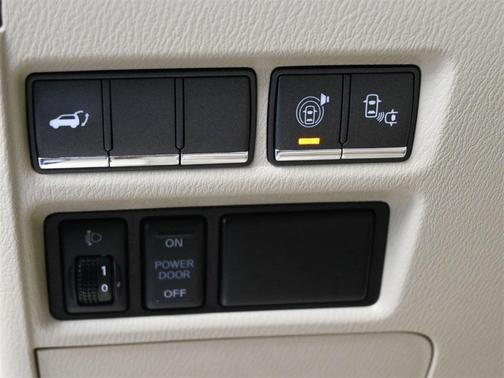 2015 INFINITI QX80 Base