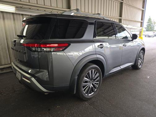 2024 Nissan Pathfinder SL FWD