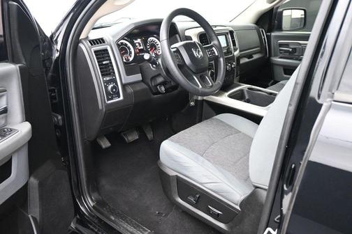 Diamond Black 2019 RAM 1500 Classic Warlock Crew Cab 4x4 5'7' Box