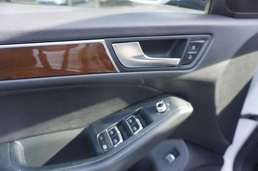 Ibis White 2016 Audi Q5 2.0T Premium