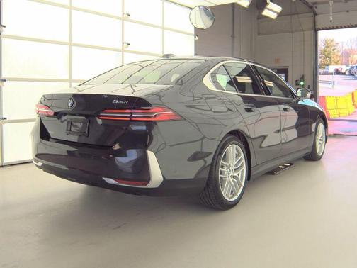 Dark Graphite 2024 BMW 530 xDrive