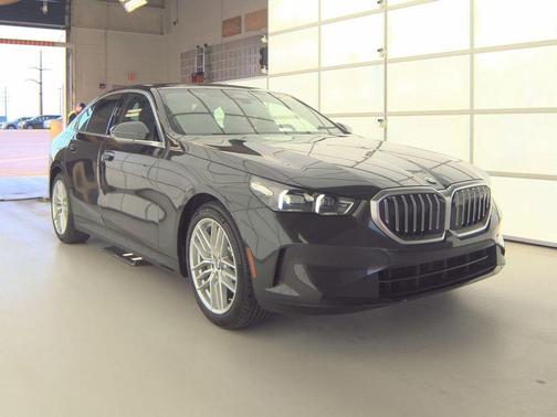 Dark Graphite 2024 BMW 530 xDrive
