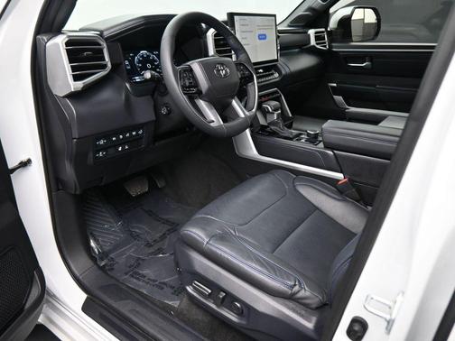 2025 Toyota Tundra Hybrid Platinum