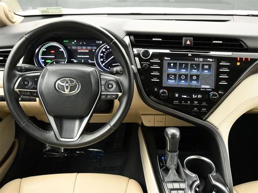 2020 Toyota Camry Hybrid XLE