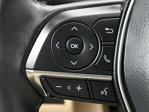 2020 Toyota Camry Hybrid XLE