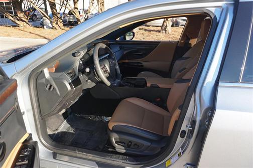 2022 Lexus ES 350 Base