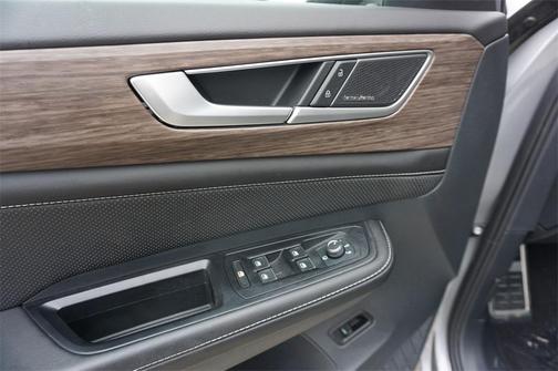 2025 Volkswagen Atlas 2.0T SEL Premium R-Line 4MOTION