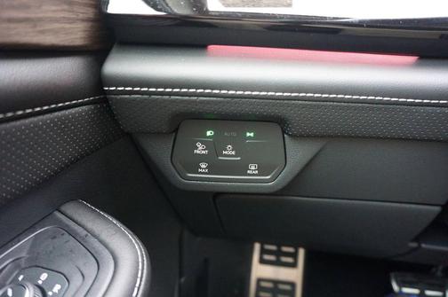 2025 Volkswagen Atlas 2.0T SEL Premium R-Line 4MOTION