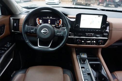 2023 Nissan Pathfinder Platinum FWD